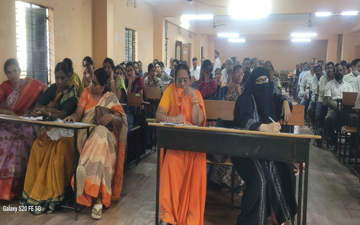 Ramagiri : సైన్స్ ప్ర‌ద‌ర్శ‌న‌లో ఉత్తమ ప్రాజెక్టులను ప్రదర్శించాలి : వనం లక్ష్మీపతి