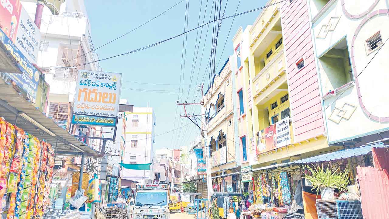 అద్దె గదుల నిర్వహణపై సందిగ్ధత!