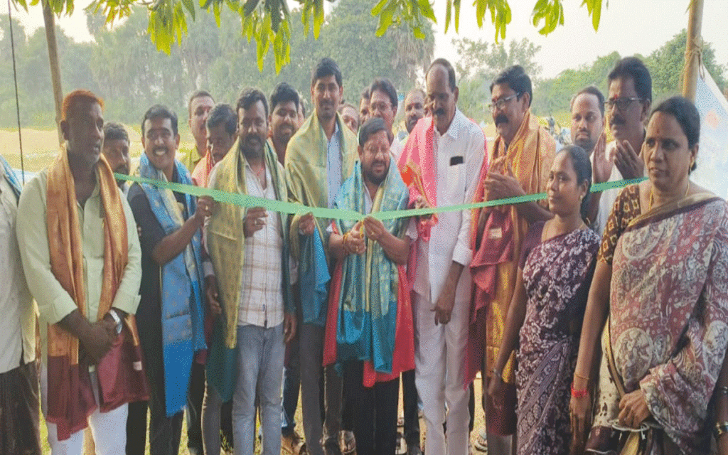 Penpahad : 'ధాన్యం కొనుగోలు కేంద్రాలను సద్వినియోగం చేసుకోవాలి'