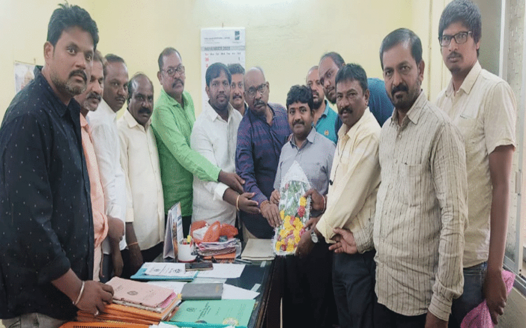 Ramavaram : కొత్తగూడెం ఏరియా స్టోర్స్ డిప్యూటీ ఎస్ఈగా వెంకటరమణ బాధ్య‌త‌ల స్వీక‌ర‌ణ