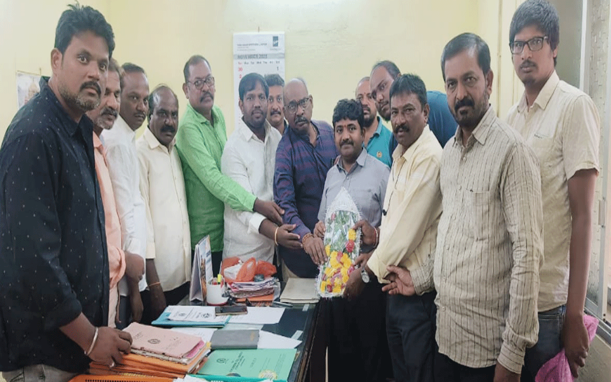 Ramavaram : కొత్తగూడెం ఏరియా స్టోర్స్ డిప్యూటీ ఎస్ఈగా వెంకటరమణ బాధ్య‌త‌ల స్వీక‌ర‌ణ