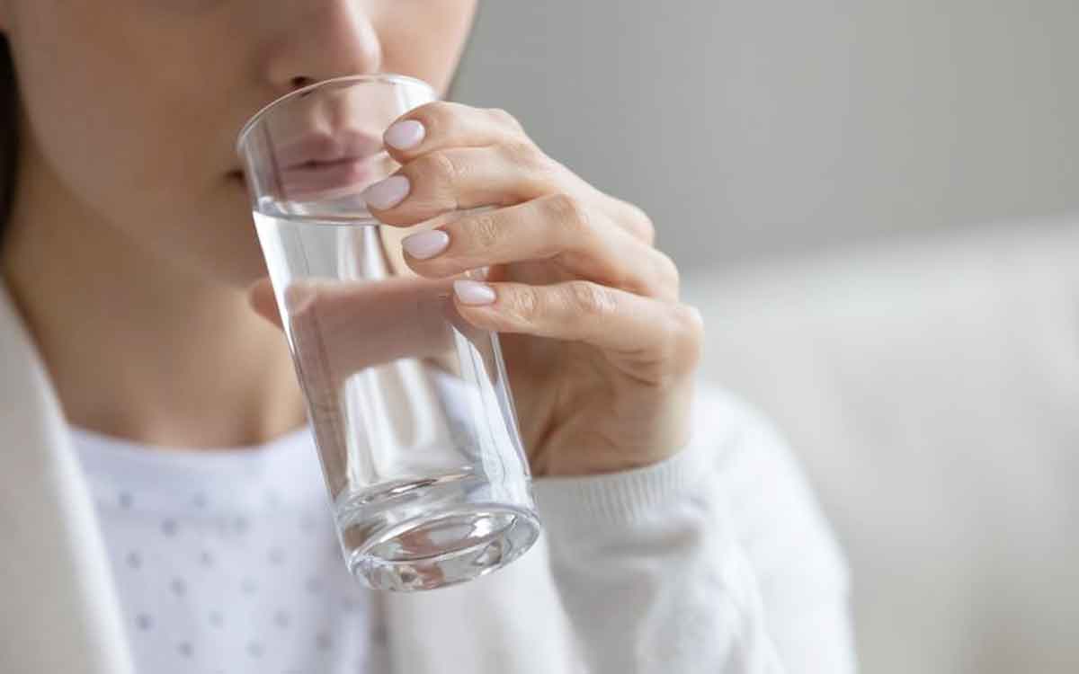 Excessive Water Drinking | నీళ్ల‌ను రోజూ మ‌రీ అతిగా, మోతాదుకు మించి తాగుతున్నారా..? అయితే ఏం జ‌రుగుతుందో తెలుసా..?