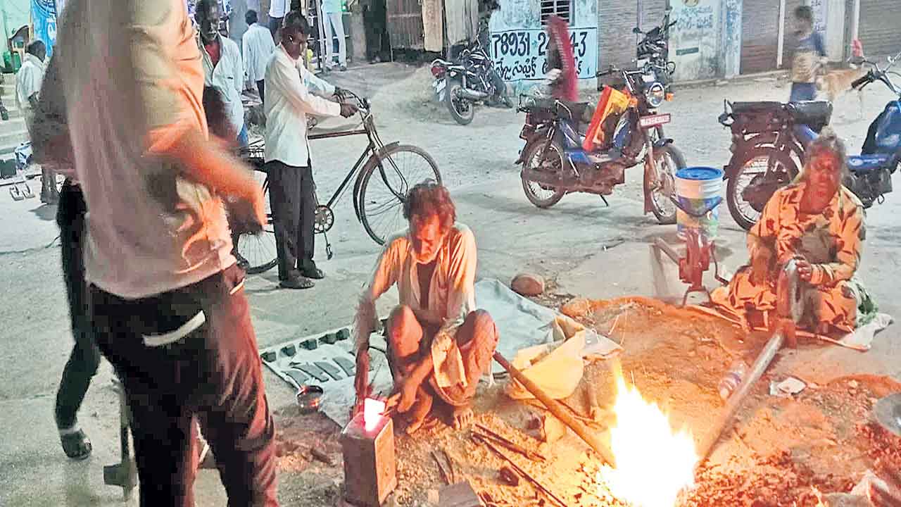 ఎన్నికల బహిష్కరణతోనే కాంగ్రెస్‌పై ఒత్తిడి