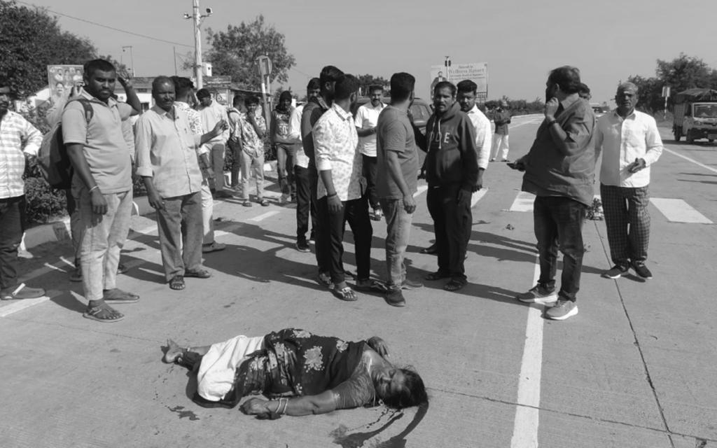 Yadagirigutta : రోడ్డు దాటుతుండ‌గా కారు ఢీకొని మ‌హిళా కూలీ మృతి