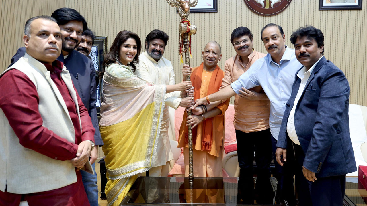 Akhanda 2 | యూపీ సీఎం యోగిని క‌లిసిన అఖండ 2 టీం.. ప్ర‌మోష‌న్స్ స్పీడ్ మాములుగా లేదుగా..!