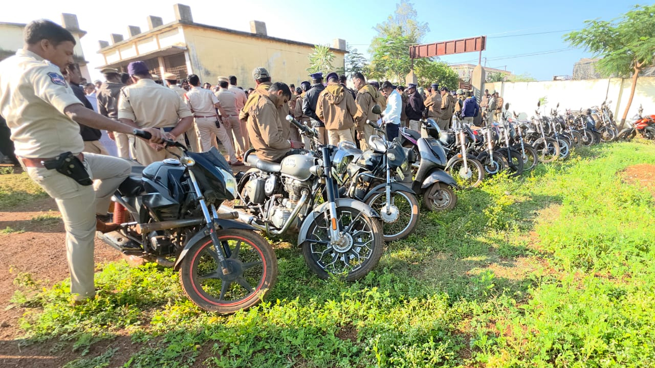 Zaheerabad | జహీరాబాద్‌లో కార్డెన్ సర్చ్.. దుప్పి కొమ్ములు, ఎయిర్‌ గన్‌, పలు వాహనాలు సీజ్‌