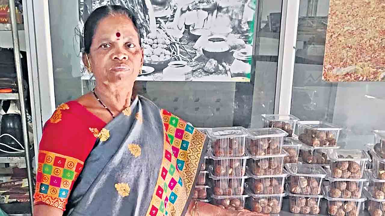 అడవి తల్లి చుట్టిన… పోషకాల లడ్డూలు