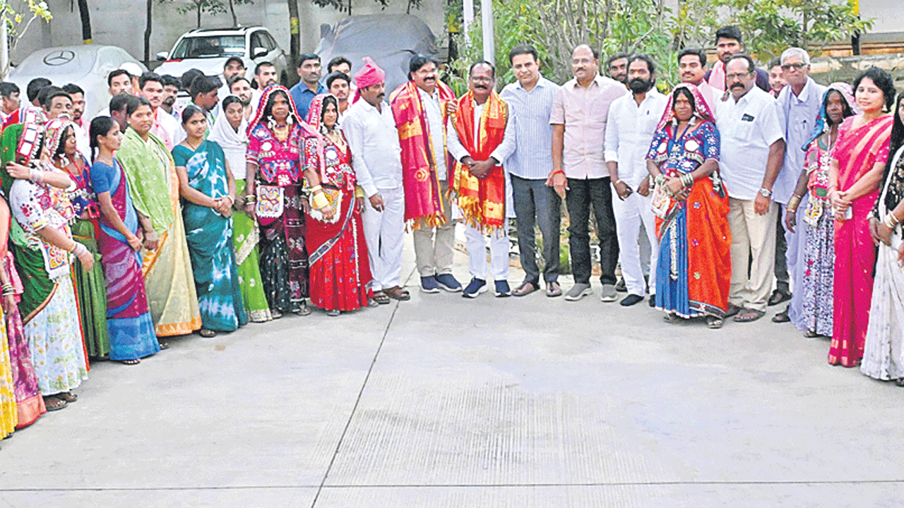 కారెక్కిన కాంగ్రెస్‌ నేతలు.. కేటీఆర్‌ సమక్షంలో జడ్చర్ల నేతలు చేరిక