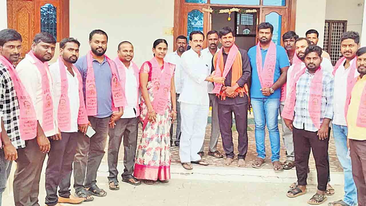 బీఆర్‌ఎస్‌ బలపర్చిన అభ్యర్థుల గెలుపునకు కృషి చేయాలి