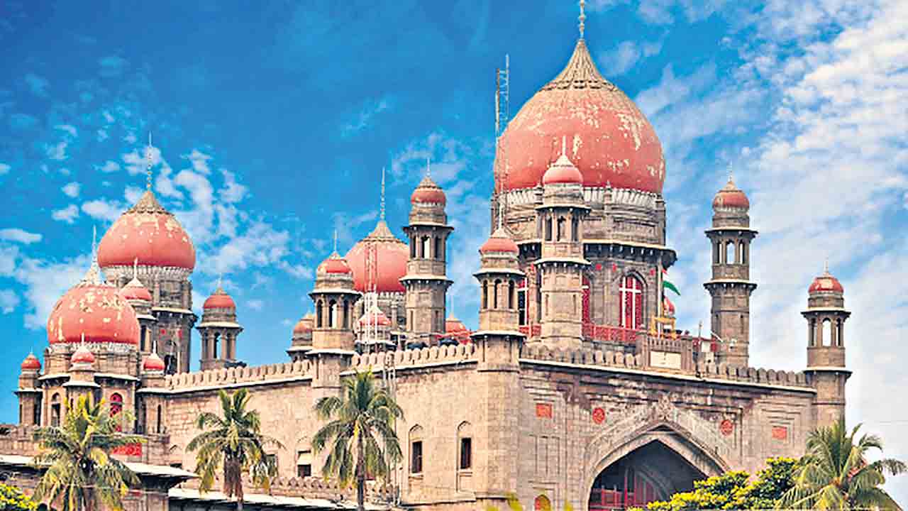 ఇదేం జీవో.. భూముల అమ్మకమే తప్ప.. పరిశ్రమల తరలింపు ప్రస్తావనేది?