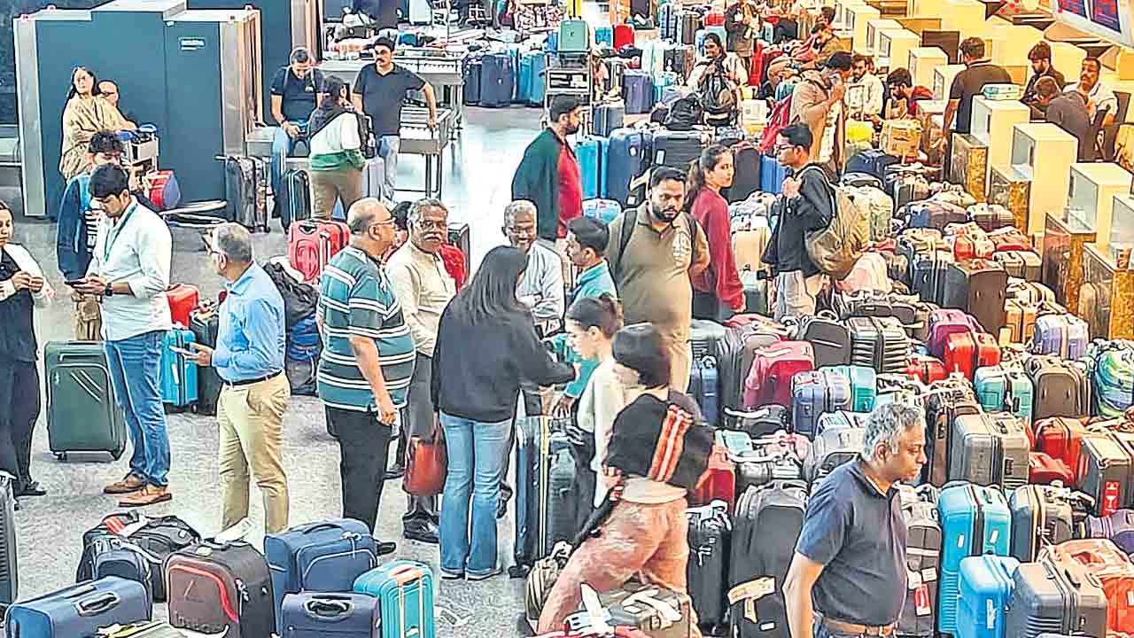 ఇండిగోస.. లండన్‌కు 25వేలు ఢిల్లీకి లక్ష!