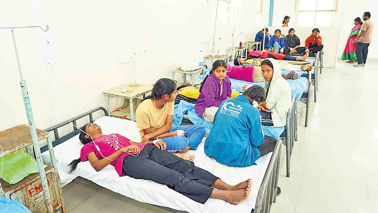 ఫుడ్‌పాయిజన్‌కు కేరాఫ్‌గా గురుకులాలు