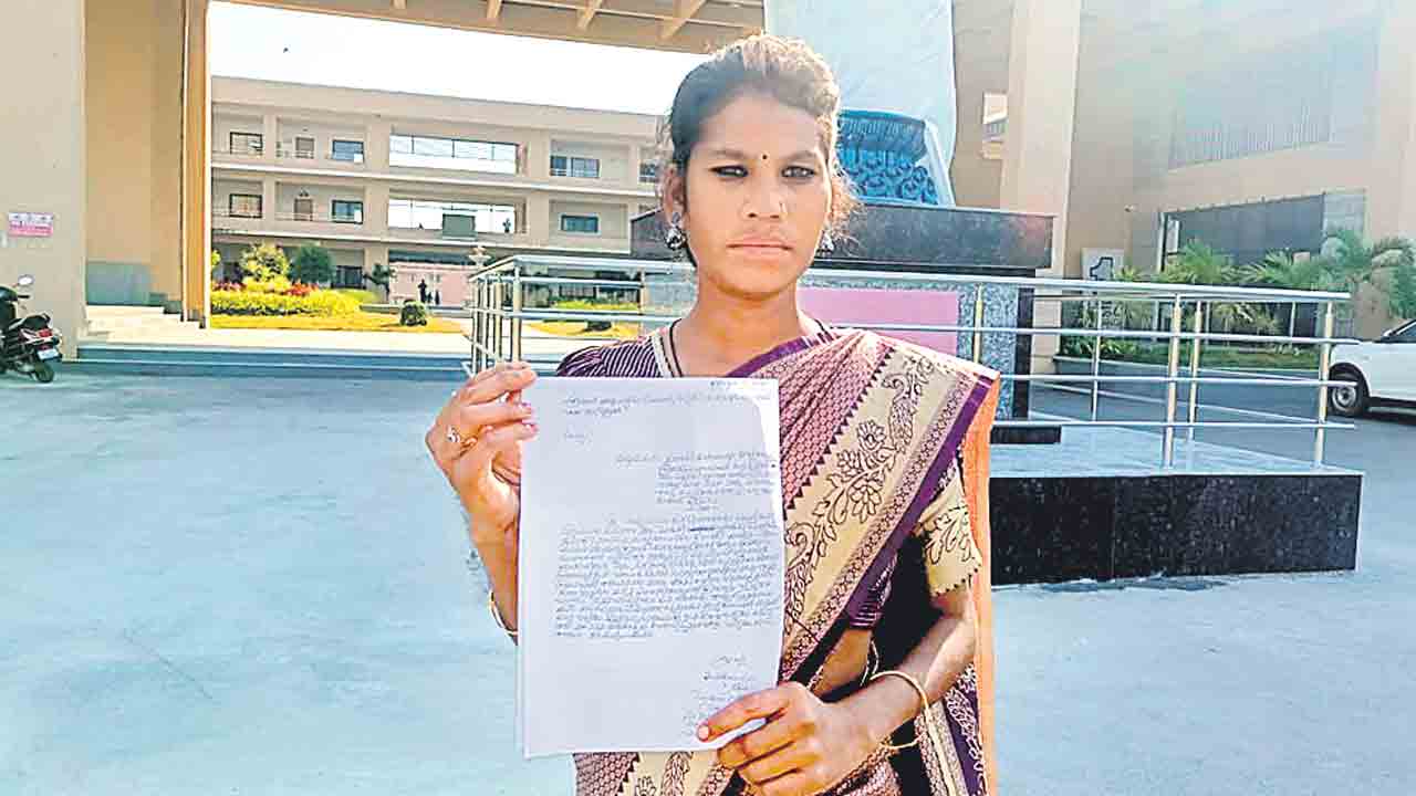 పోటీనుంచి తప్పుకోకపోతే చంపేస్తా.. ట్రాన్స్‌జెండర్‌ను బెదిరించిన ప్రత్యర్థి