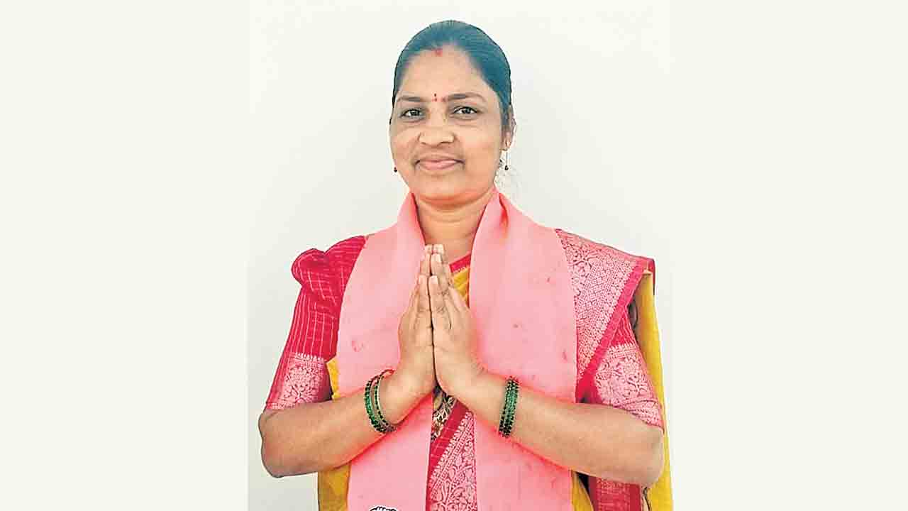 ప్రభుత్వ విప్‌ సొంతూరిలో బీఆర్‌ఎస్‌ గెలుపు