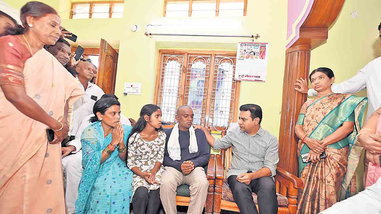 మురళి కుటుంబానికి అండగా ఉంటాం