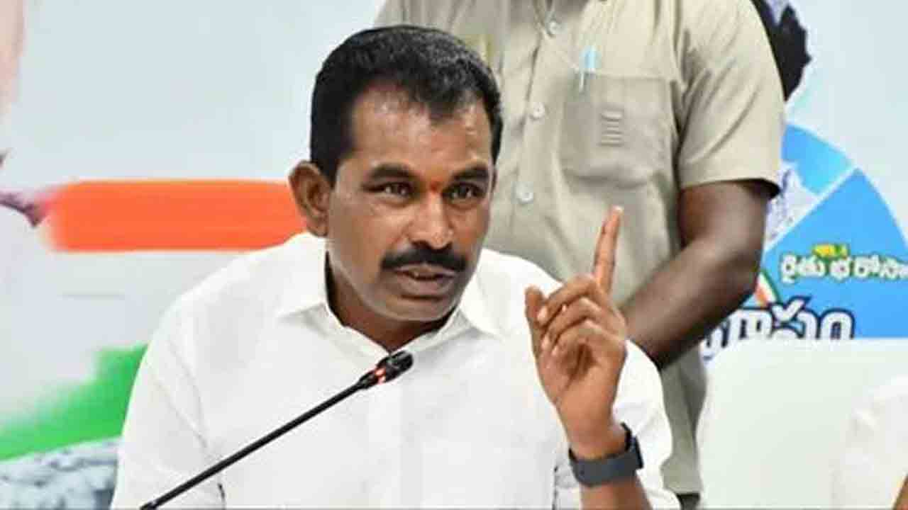 నా ఇంట్లోకి వస్తే గెంటేస్తా.. ఇతర పార్టీల్లో సర్పంచ్‌గా గెలిచి పథకాలకోసం నా వద్దకు రావొద్దు: ఎమ్మెల్యే మేఘారెడ్డి