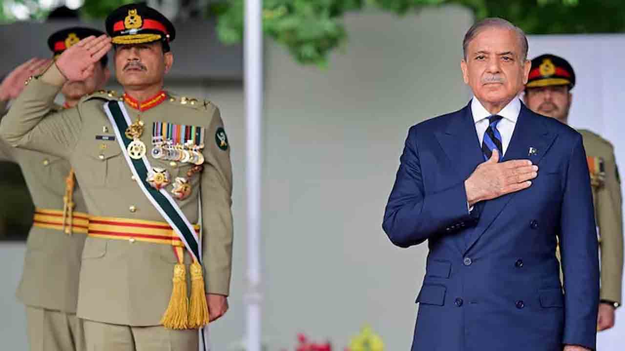 మునీర్‌ పదోన్నతికి షెహబాజ్‌ విముఖం?