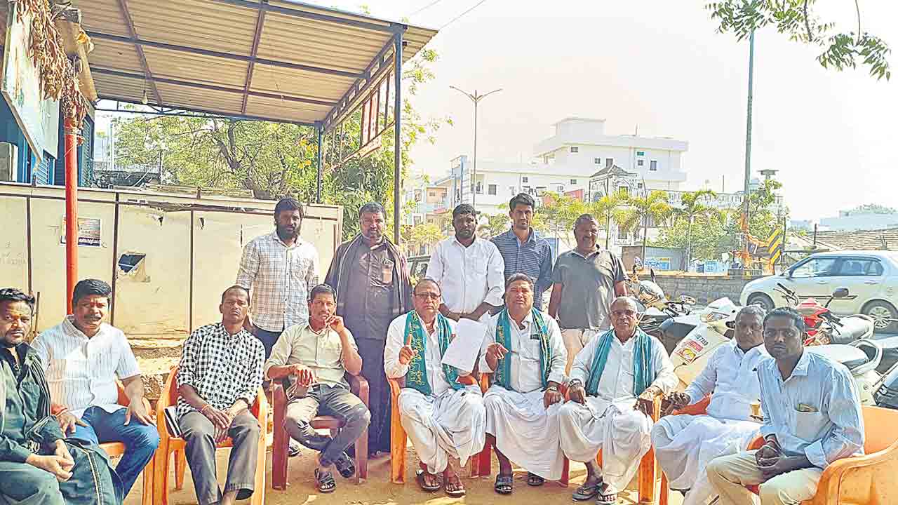 సన్నవడ్ల బోనస్‌ ఎప్పుడిస్తరు?.. ఇబ్బందులు పెట్టకుండా వెంటనే డబ్బులు విడుదల చేయండి..