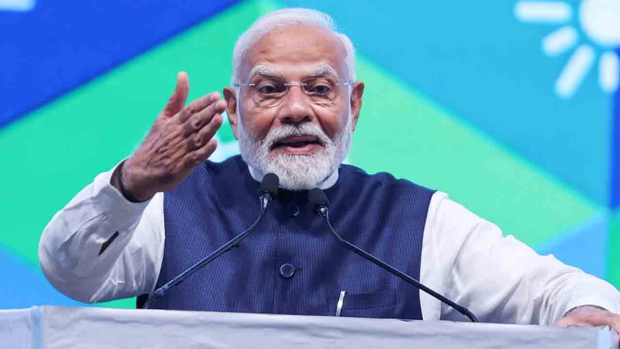 అదానీకి అటవీ భూములు ధారాదత్తం.. గుజరాత్‌ విన్నపానికి తలొగ్గి మోదీ సర్కార్‌ గ్రీన్‌ సిగ్నల్‌