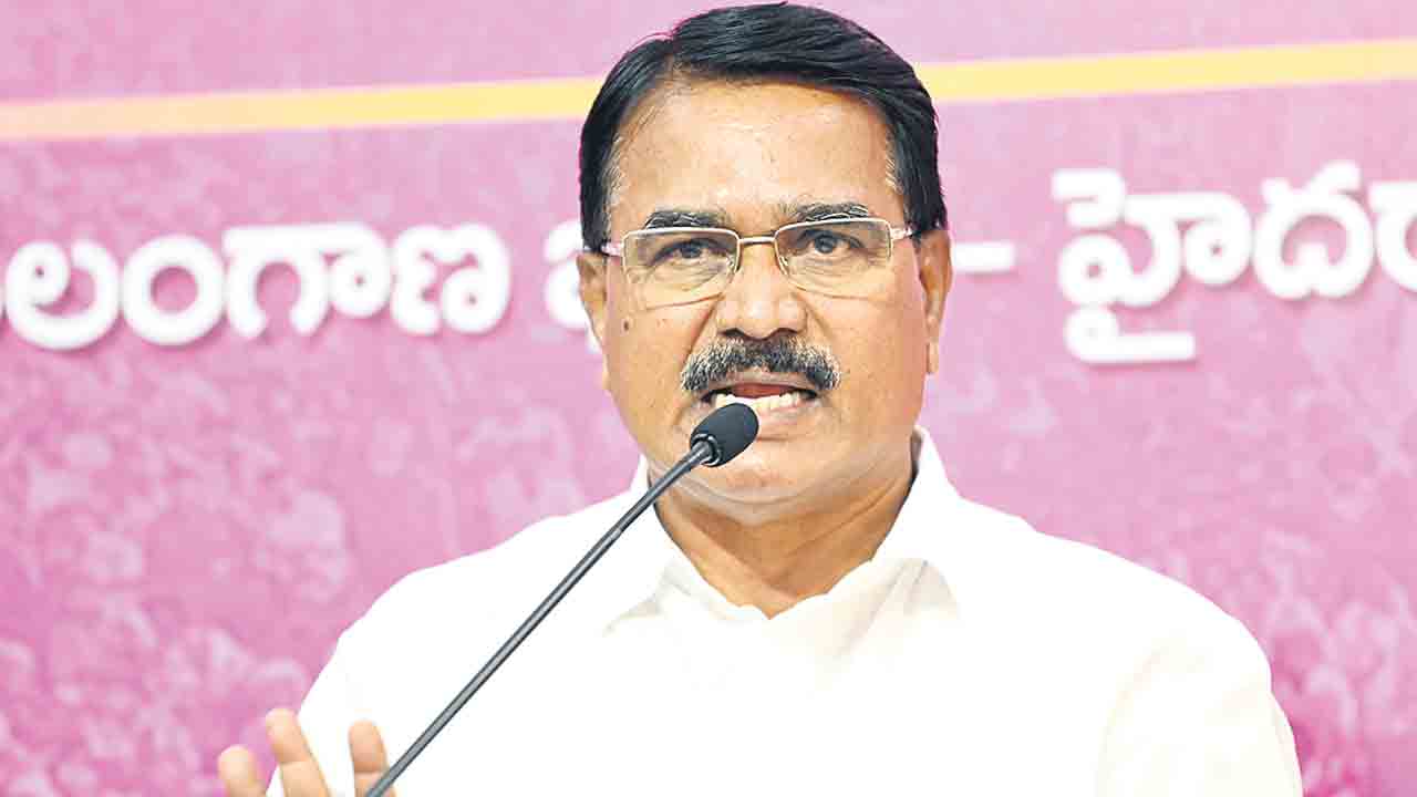 రైతులపై కాంగ్రెస్‌ సర్కార్‌ కక్ష.. యూరియాకు ఎందుకింత కొరత?