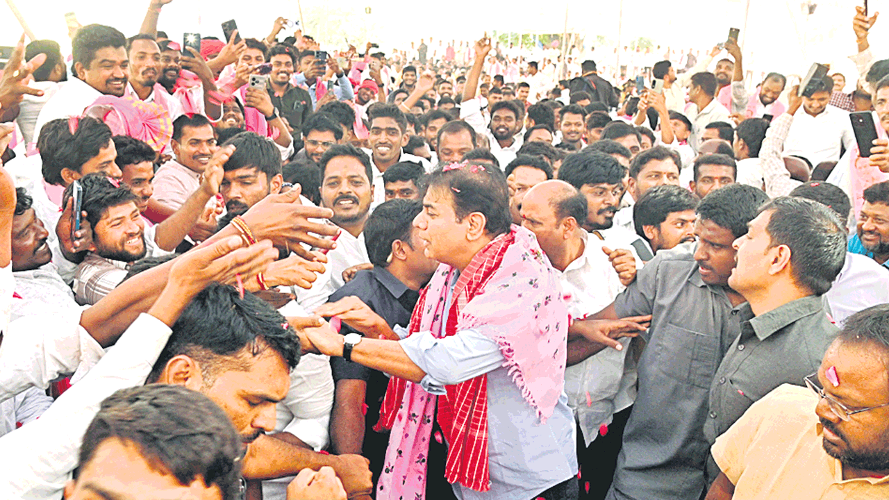 కేటీఆర్‌ రాకతో.. బీఆర్‌ఎస్‌లో జోష్‌