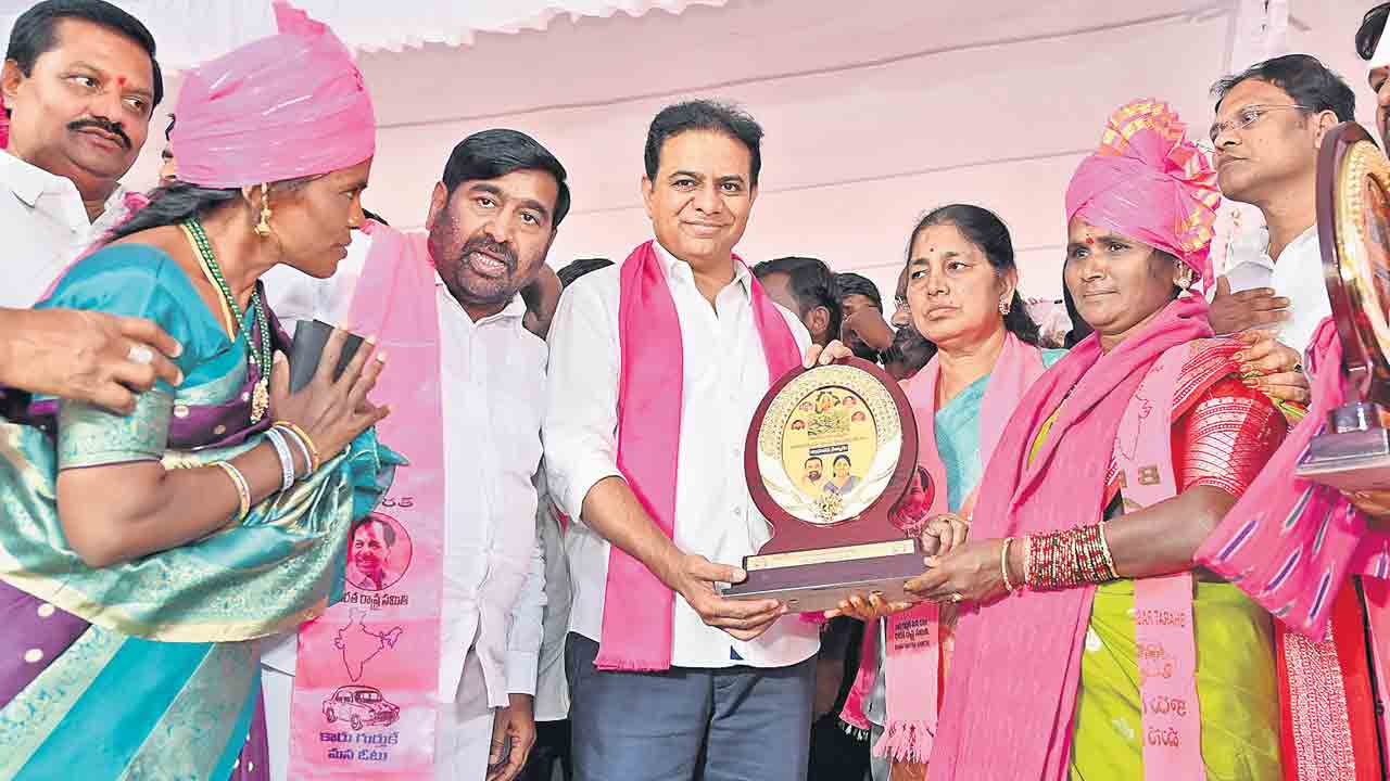 సీఎం చేతిలో స్పీకర్‌ కీలుబొమ్మ.. 150 సర్పంచ్‌ స్థానాలపైనా కోర్టుకెళ్తం : కేటీఆర్‌