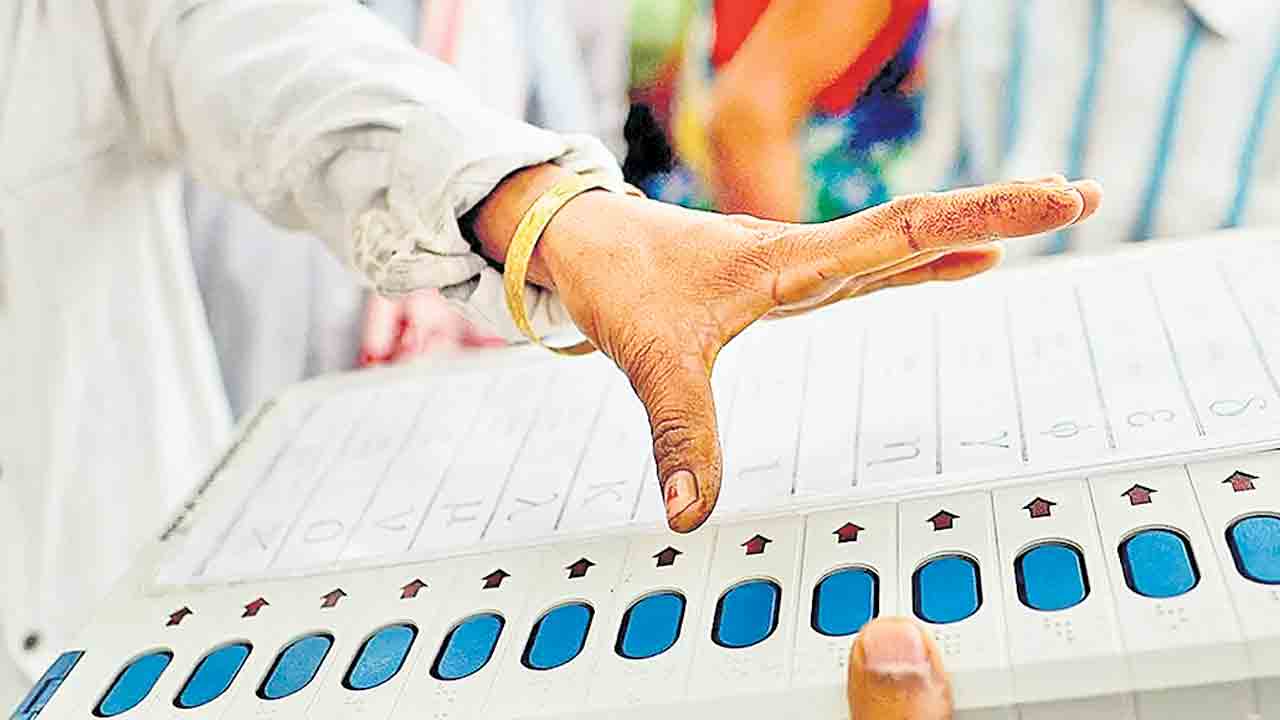 ప్రాదేశిక పోరుకు ఆర్నెల్లు బ్రేకు.. పంచాయతీ ఫలితాల ఎఫెక్ట్‌