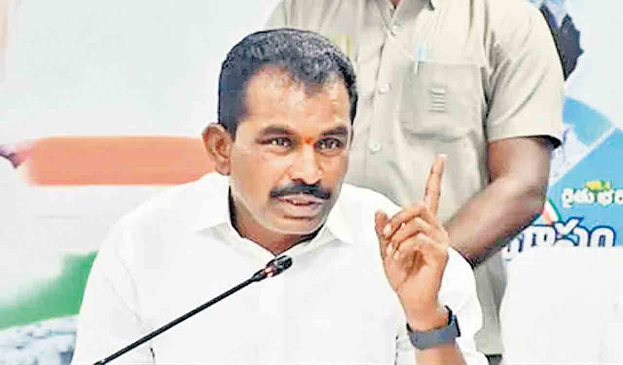 చిన్నారెడ్డిది వెన్నుపోటు రాజకీయం