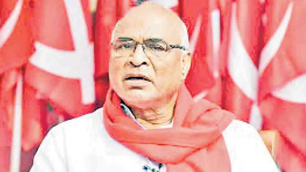 గాంధీపై కోపంతోనే ఉపాధి పథకం పేరు మార్పు