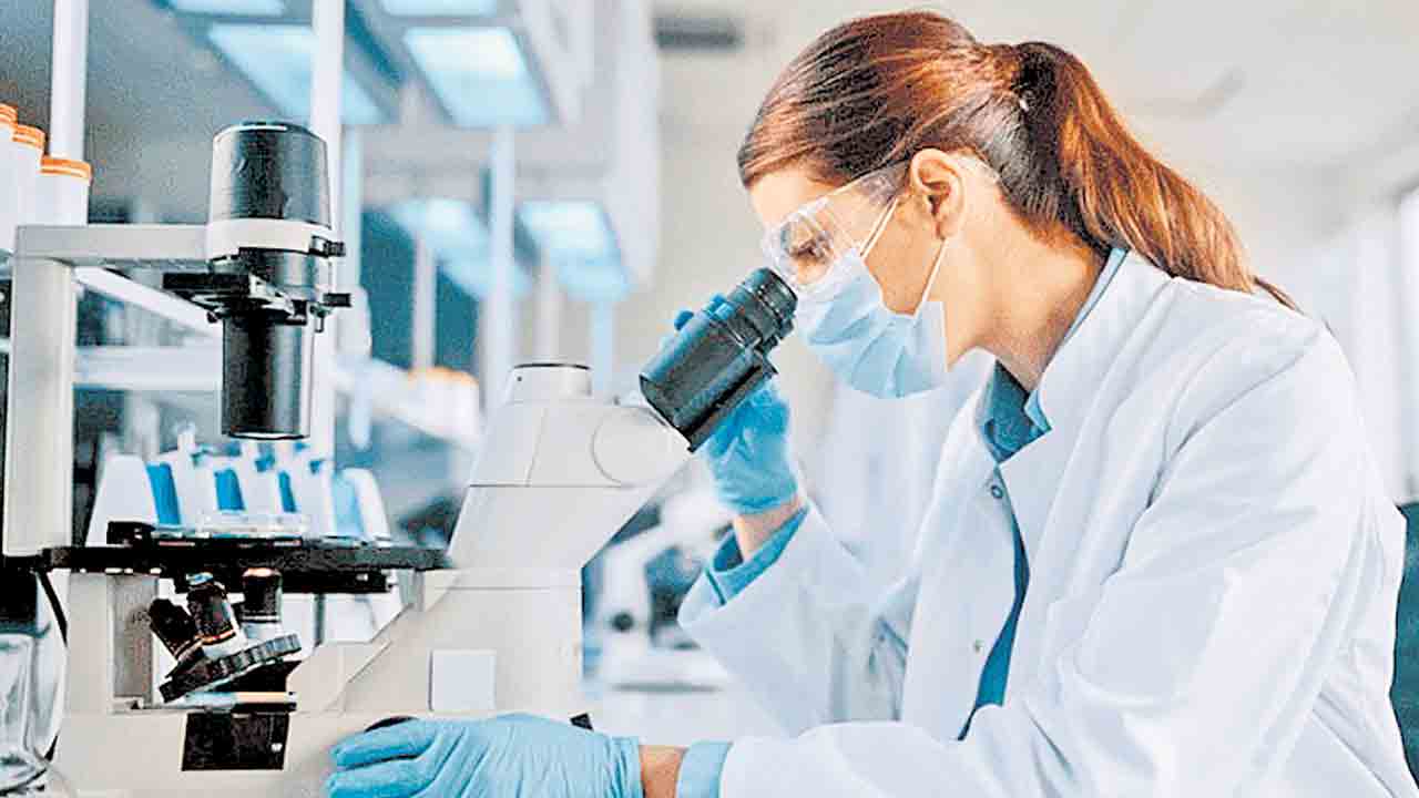 Lab Technician | ల్యాబ్ టెక్నీషియన్లలో అక్రమాలు.. ఒక్కో పోస్టు కోసం లక్షల్లో వసూలు