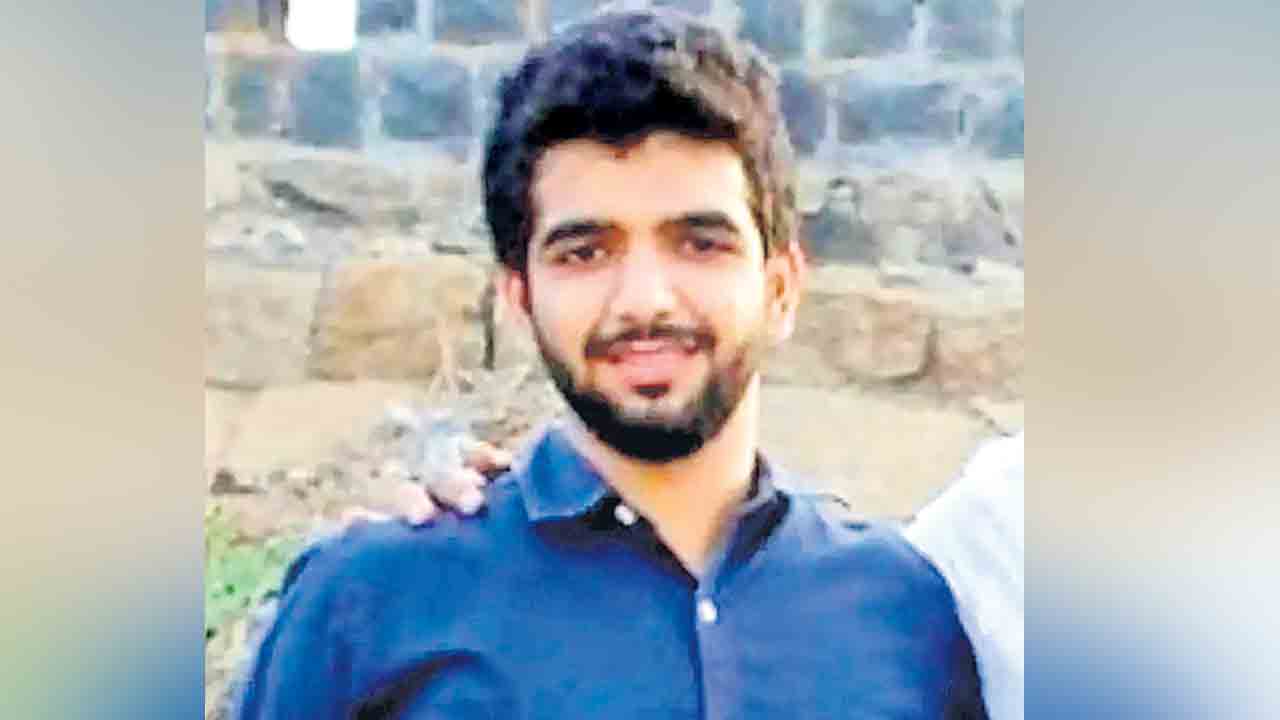 భారత్‌ను వీడుతున్నా.. 4 కోట్ల పన్ను కట్టినా వేధిస్తున్నారు