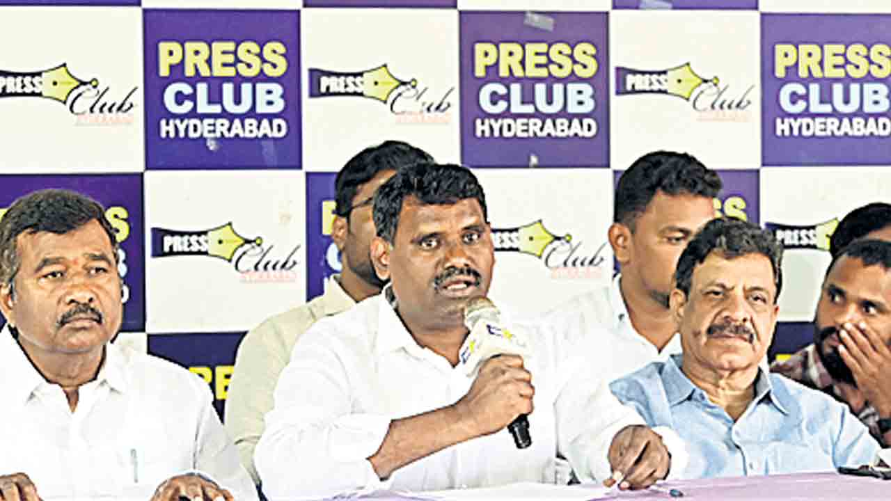 కోమటిరెడ్డిని బర్తరఫ్‌ చేయాలి.. ఎల్లమ్మగూడెం యాదగిరి కిడ్నాప్‌పై కలెక్టర్‌ చర్యలు తీసుకోవాలి