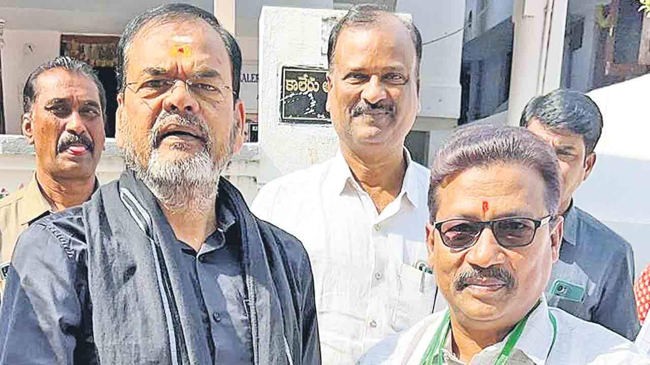 60 ఏండ్ల వయసులో 3 గోల్డ్‌ మెడల్స్‌
