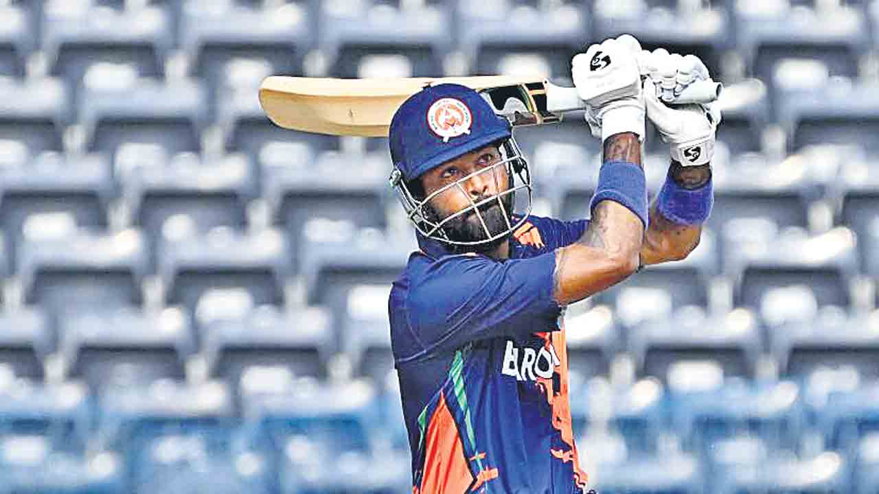 రీఎంట్రీలో హార్ధిక్‌ మెరుపులు