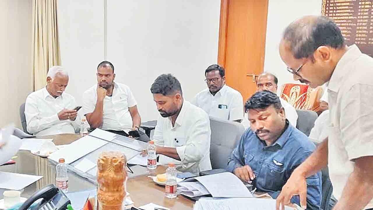 గ్రీన్‌ ఫీల్డ్‌ నిర్వాసితులకు న్యాయం చేయాలి