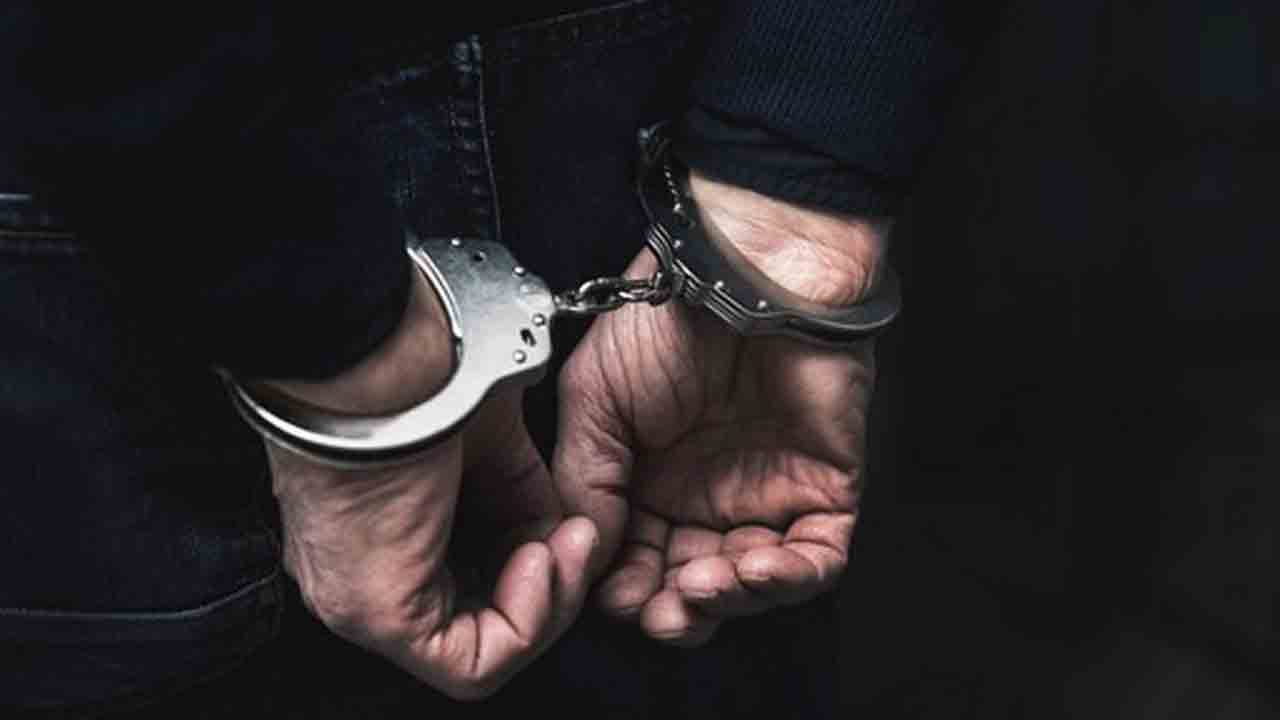 భార్యపై పెట్రోలు పోసి.. నిప్పంటించి..