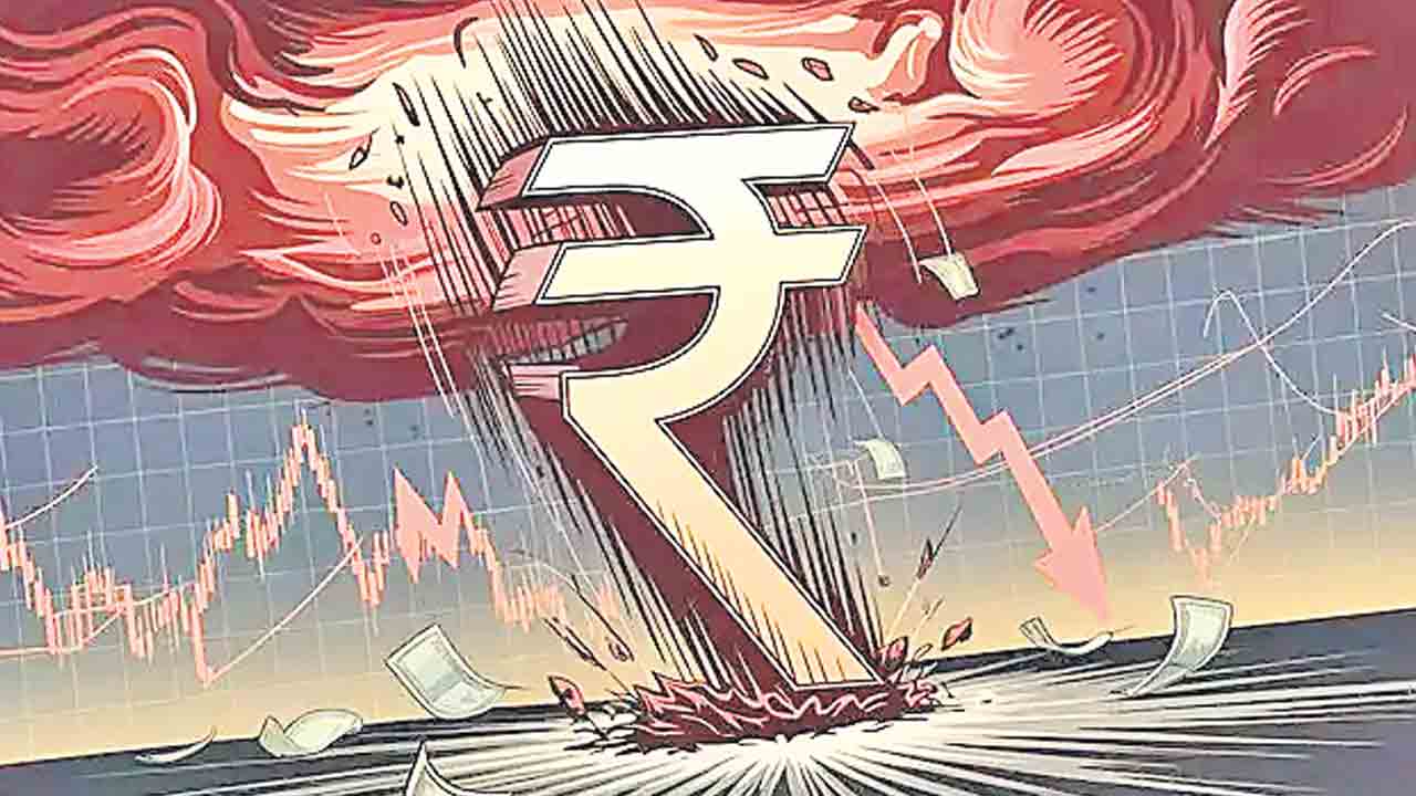 ద్రవ్యోల్బణం విజృంభణే.. రూపాయి పతనంపై నిపుణుల హెచ్చరిక