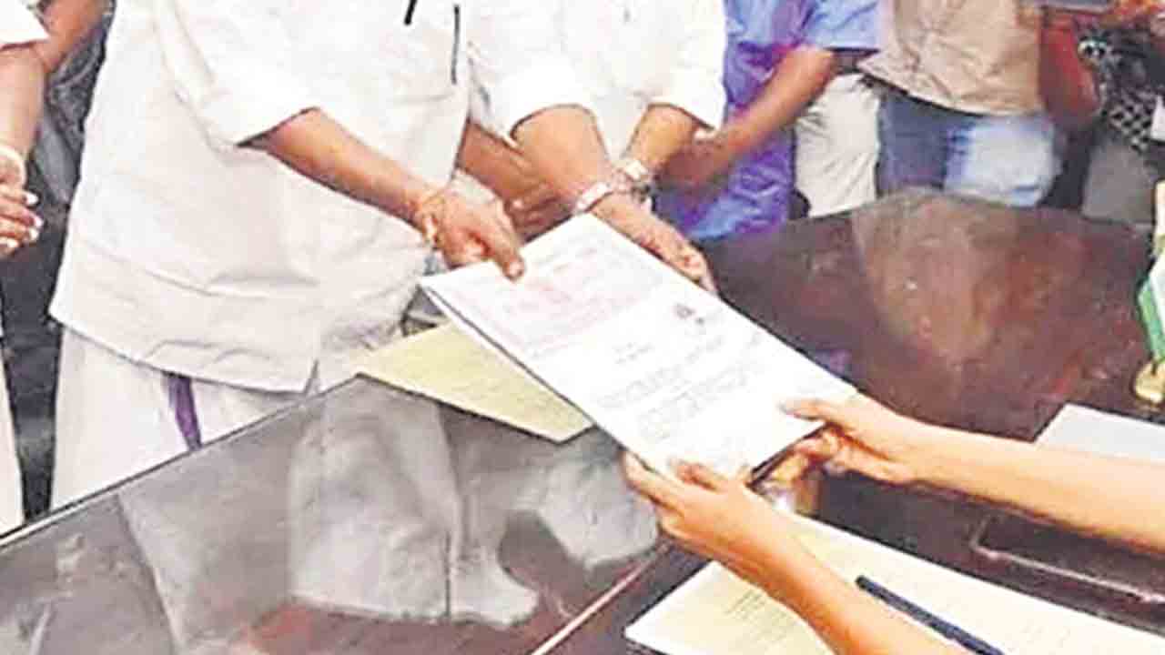 తొలివిడత భారీగా నామినేషన్లు