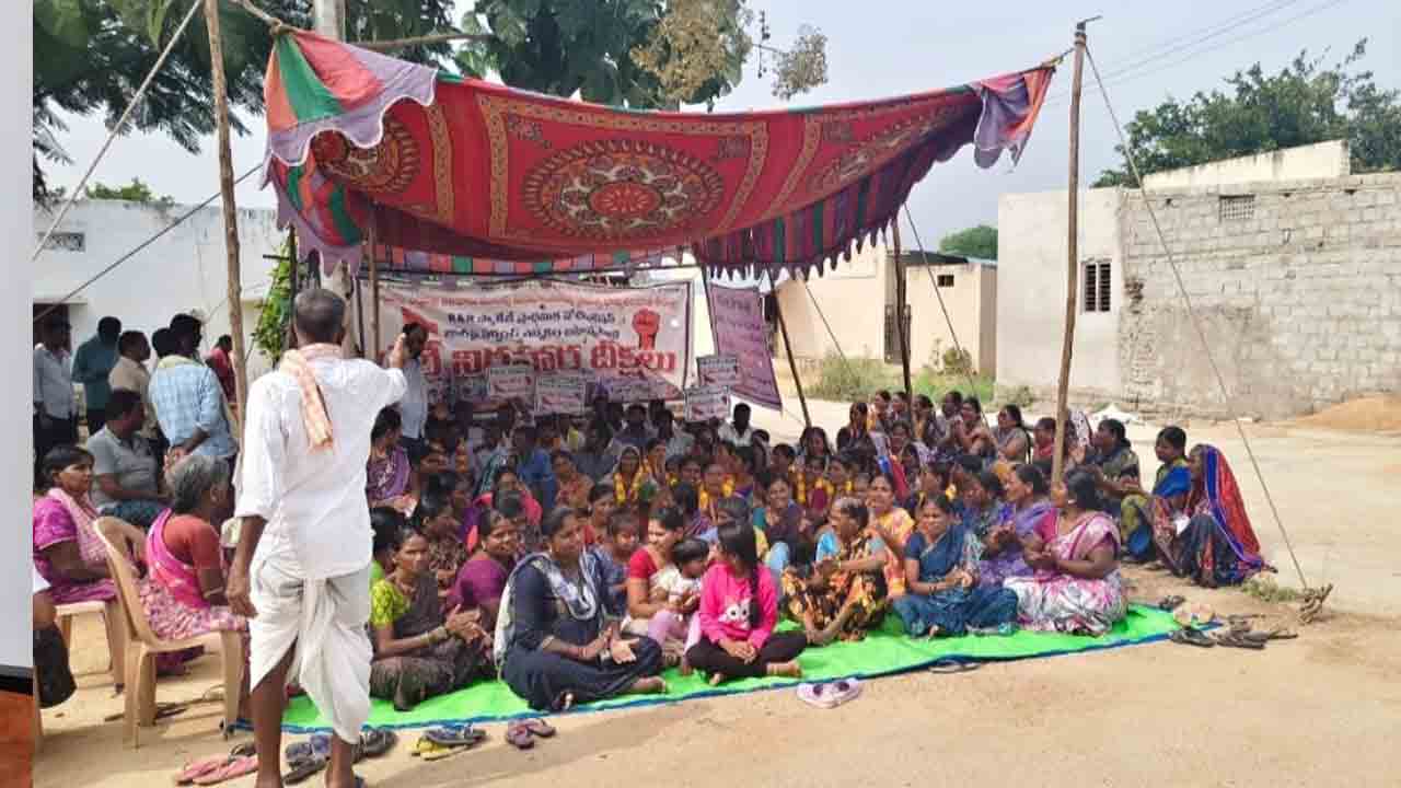 ఎన్నికలను బహిష్కరించిన ఎర్రవల్లి