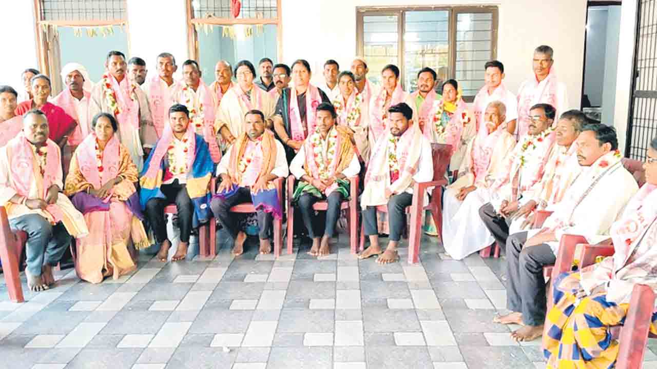 మూడో విడుతలోనూ బీఆర్‌ఎస్‌దే హవా