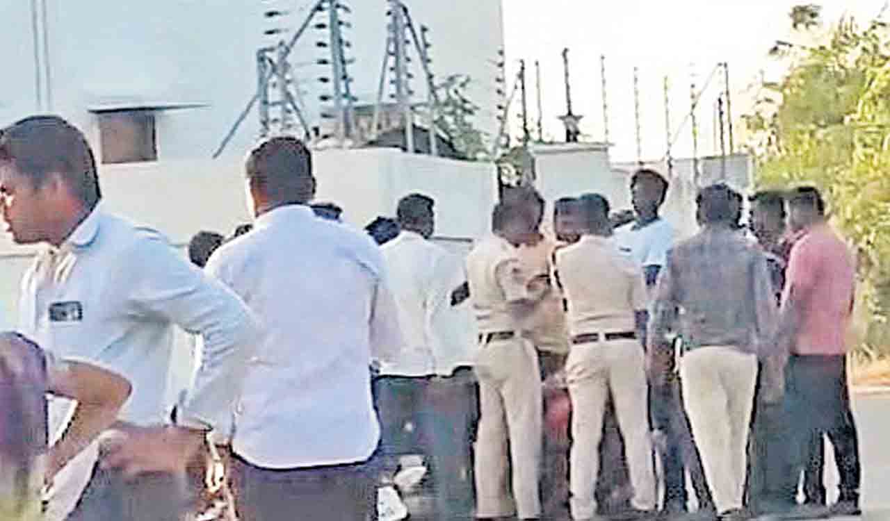 బీఆర్‌ఎస్‌ వార్డు సభ్యుడి కిడ్నాప్‌!