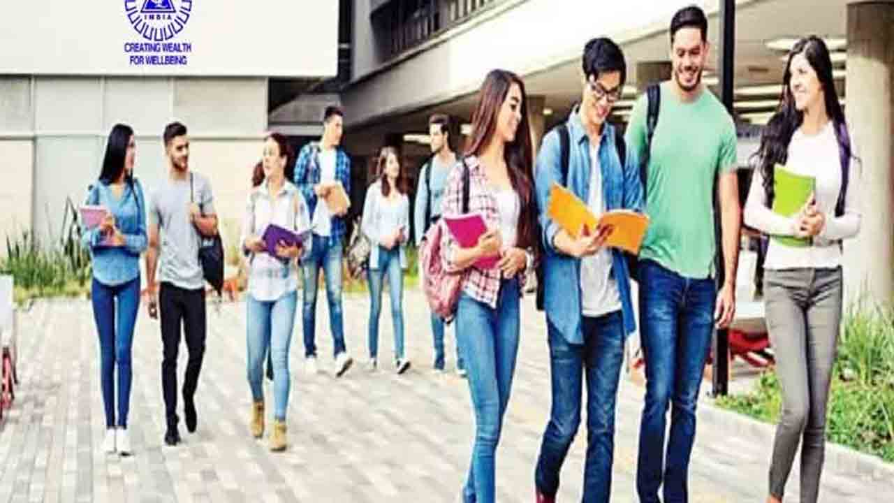 వచ్చే విద్యాసంవత్సరం కల్లా పాలిటెక్నిక్‌ కొత్త సిలబస్‌