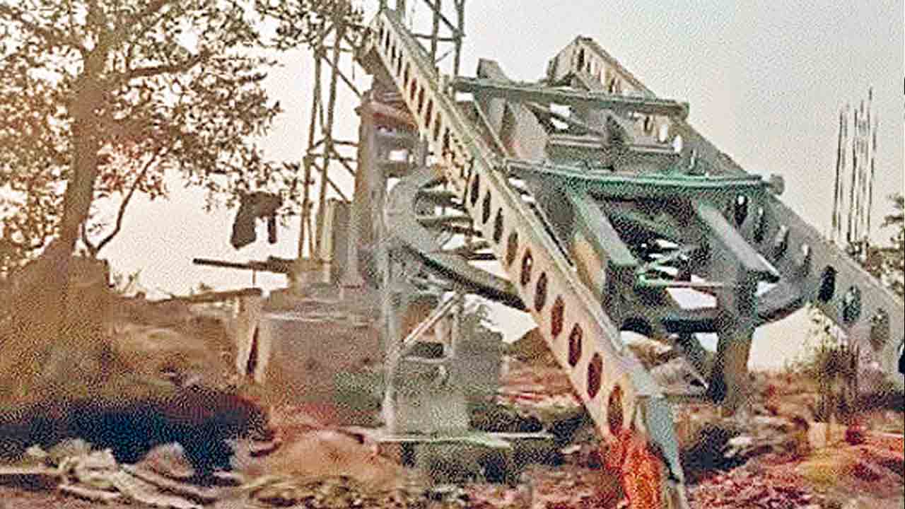 ట్రయల్‌ రన్‌లో కూలిన రోప్‌ వే