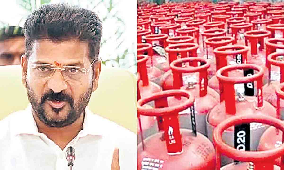 పథకాలు ఎగ్గొట్టి విజయోత్సవాలా?