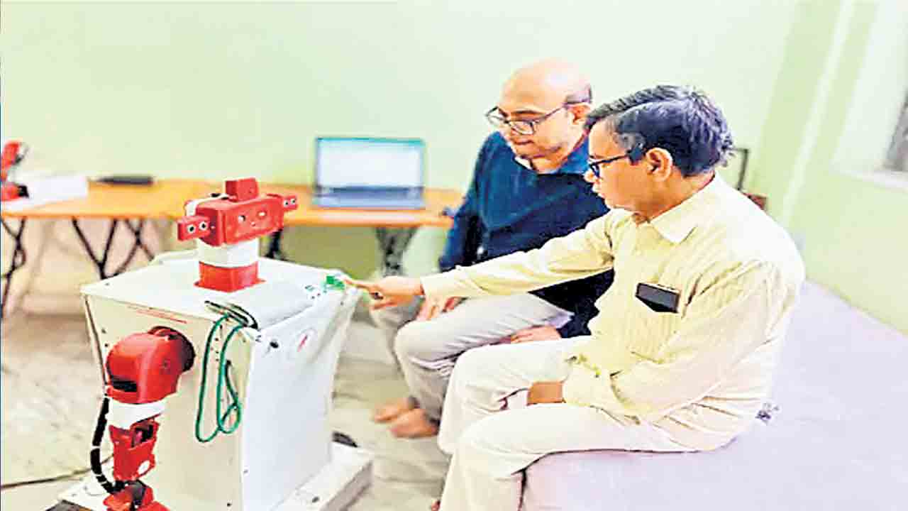 దేశంలోనే తొలి ఏఐ మెడికల్‌ రోబో!