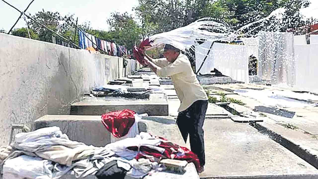 రజకులకు ధోబీ బాధ్యతెప్పుడో?