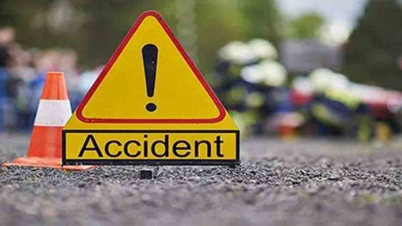 చలి కాచుకుంటుంటే కారుతో తొక్కేశాడు