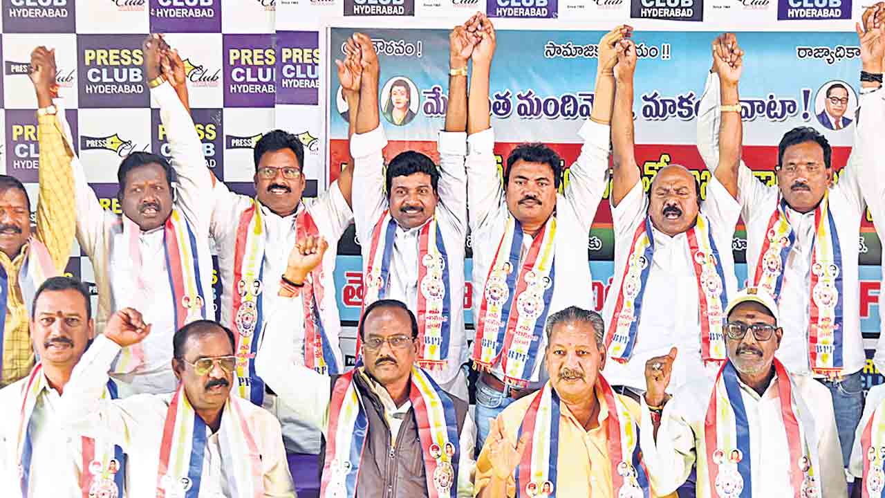 రిజర్వేషన్లపై మోదీని ప్రశ్నించరెందుకు?