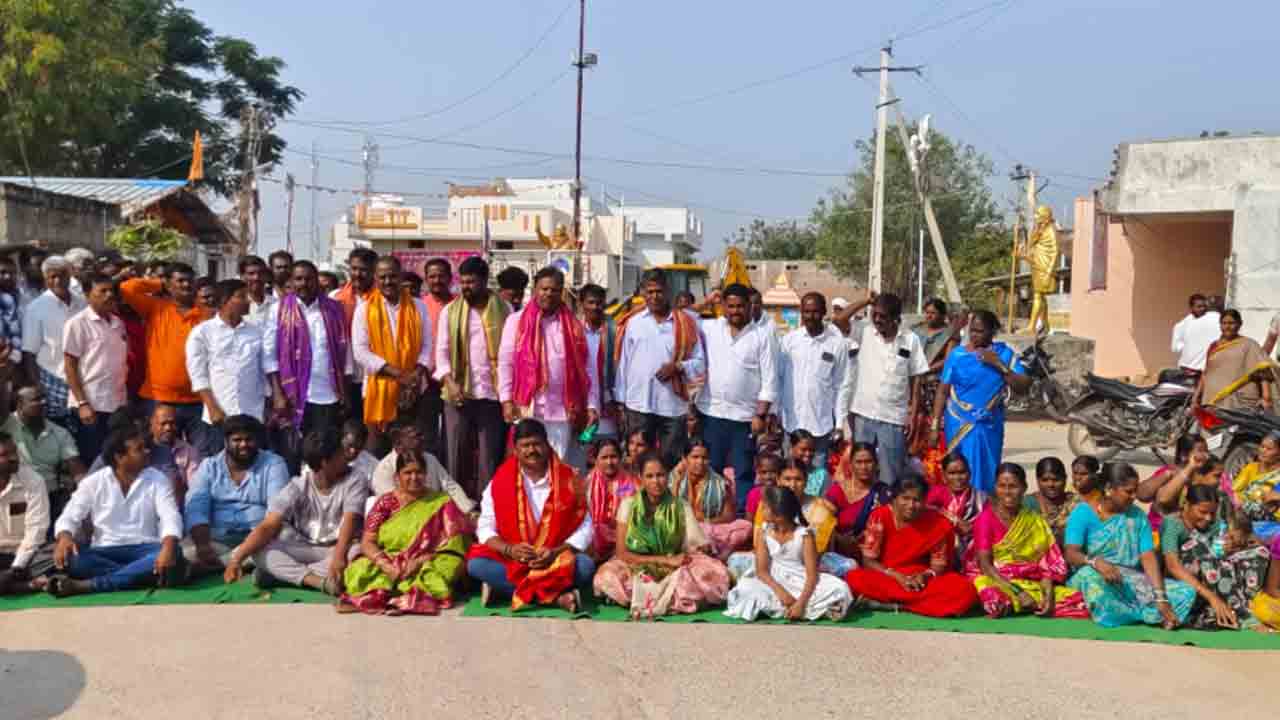 దాడులు చేసిన వారిపై కేసుల నమోదు చేయాలి