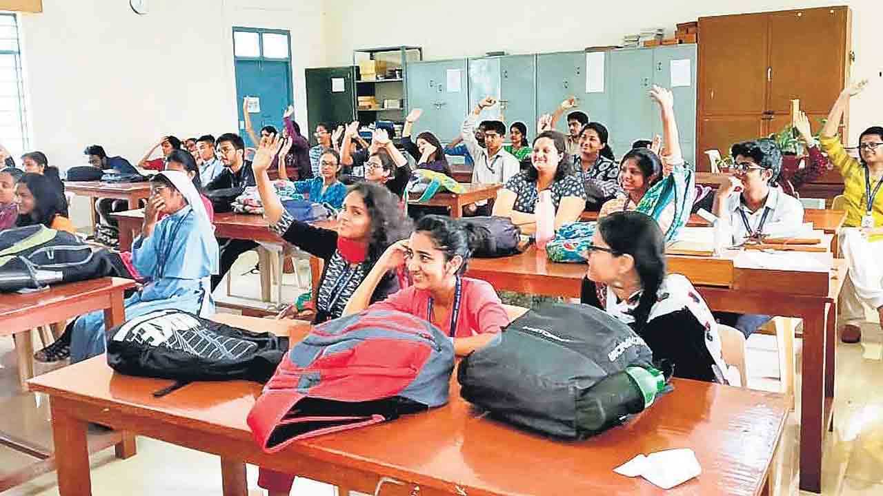 అధ్వాన స్థితిలో విద్యారంగం